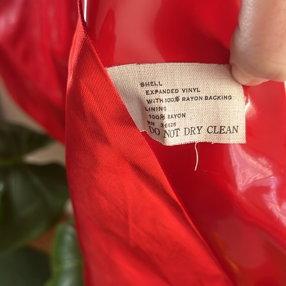 Vintage Lady Esta Wet Look Vinyl Trench Coat Red Mod 60s 70s Japan Matrix - Picture 4 of 17